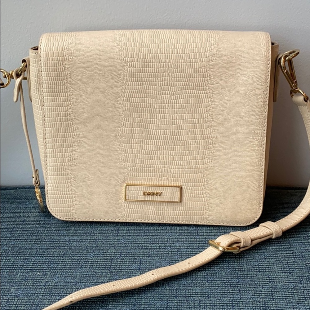 Authentic DKNY 100% leather Bag